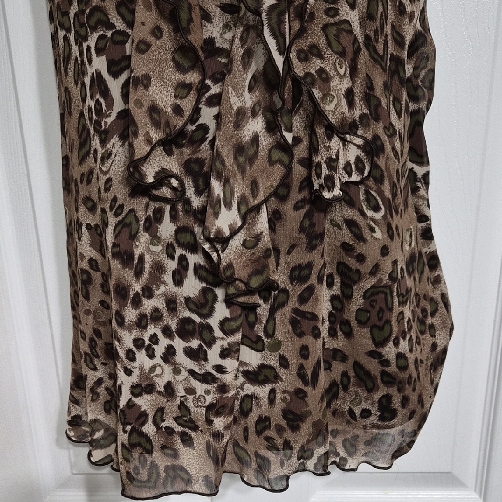 Brown Leopard Print Ruffle Blouse With Tie Back. Size L - Picture 3 of 9
